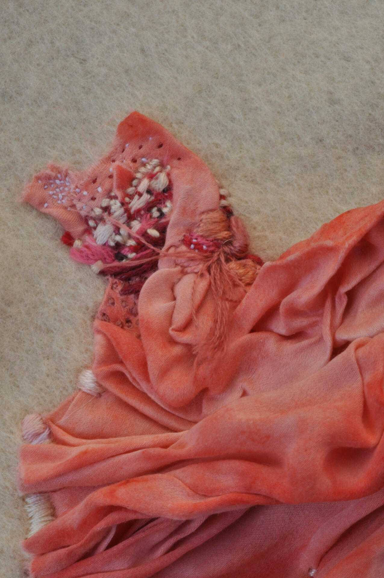 art textile-fiber art-threads-fil-Maureen Lasne-Contemporary art-stitches-broderie d'art-art embroidery-sewing-Organic piece